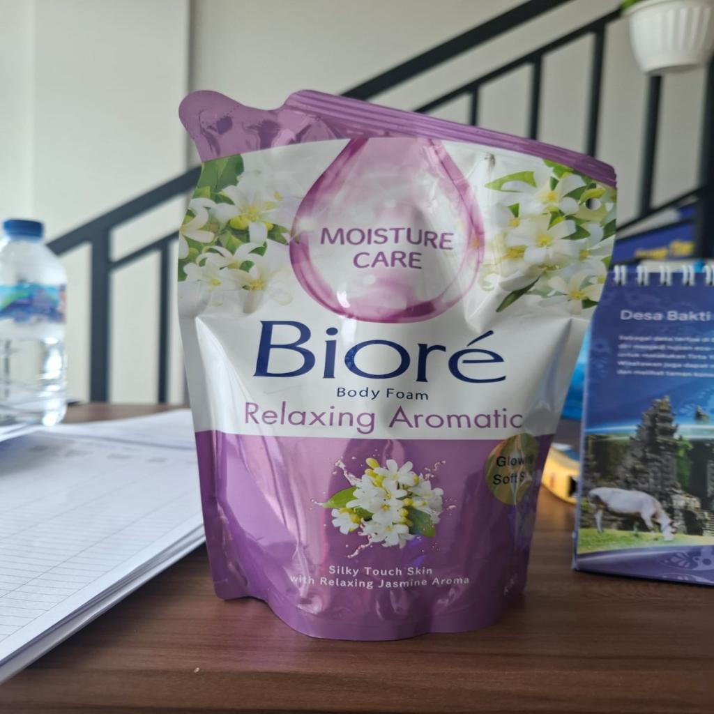 BIORE BODYWASH UNGU